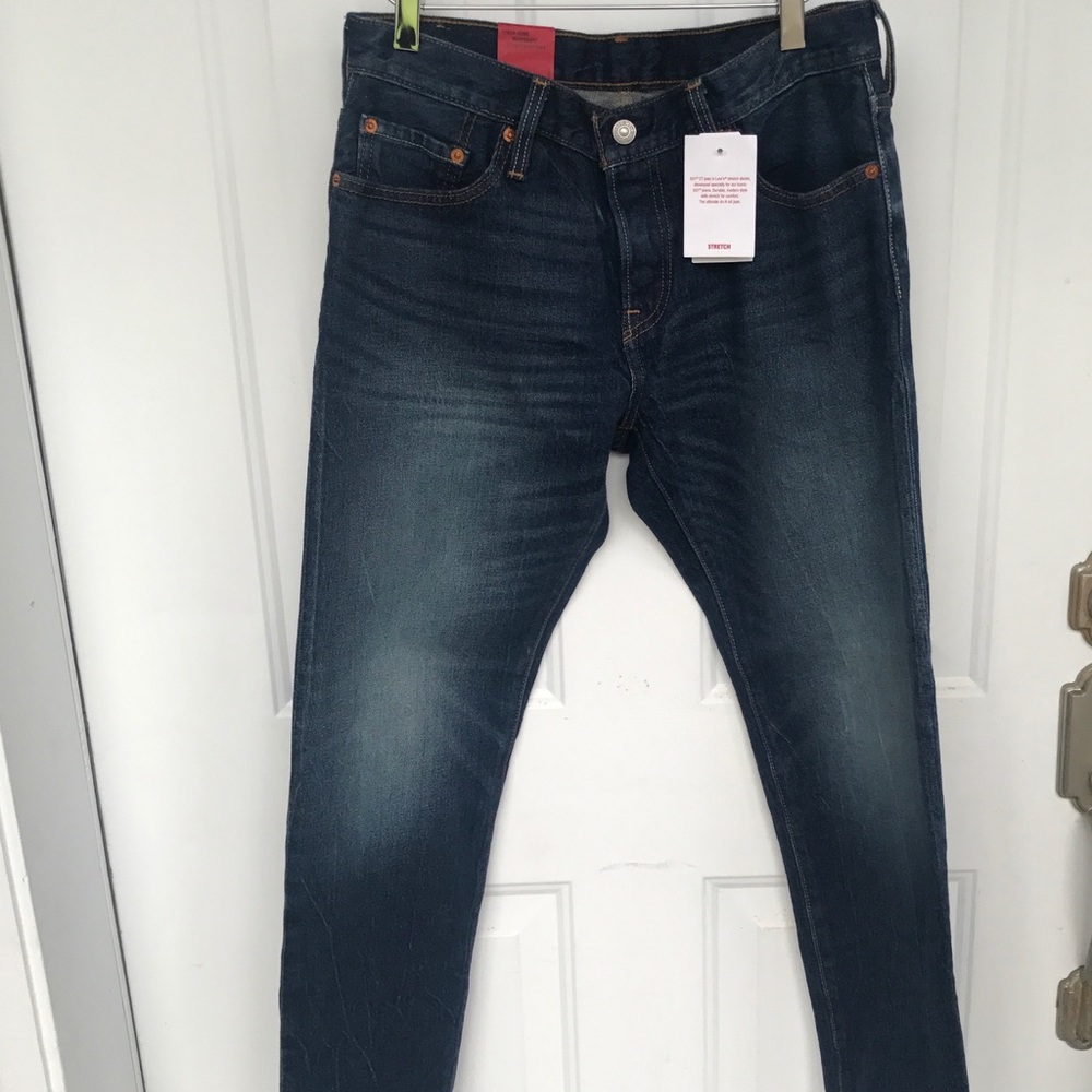 🆕 Levi jeans size 27/34